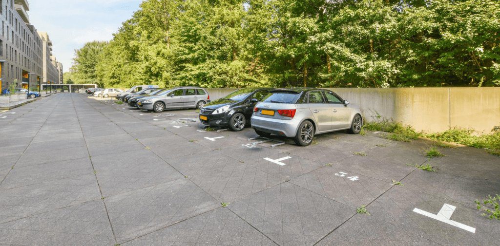 Passing Parked Cars Who Has Priority Passing Parked Cars - Who Has Priority